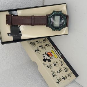 Vintage deadstock mickey mouse explorer glo watch ⌚ leather